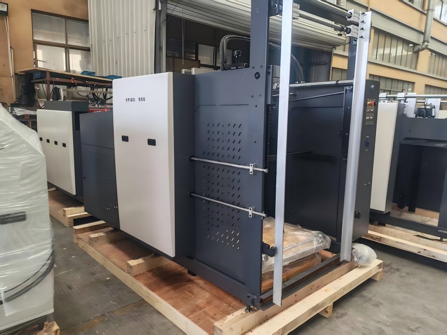 Ny Star YFMD-850 automatisk høyhastighets lamineringsmaskin er i ferd med å bli sendt til Thailand!