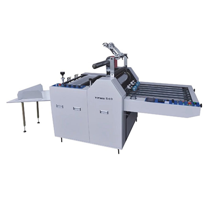 Liten semi-auto lamineringsmaskin